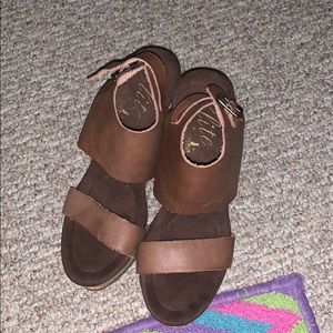 brown wedges